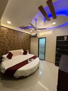 Camel grand rich - Lucknow - 2