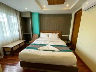 President Hotel Airport - 2