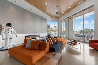 The Overlook by Fieldtrip 5 Bd Modern Luxury with Infinity Pool Views - Yucca Valley - 1