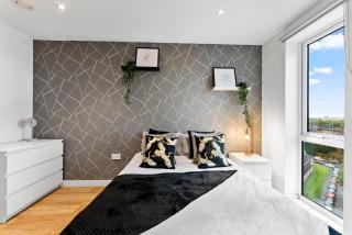 Stylish Manchester Penthouse - Parking- Gym - 8