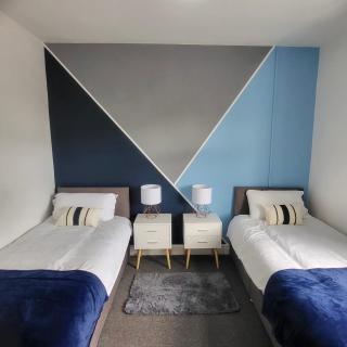 Contractors 3 Bedroom Sleeps 6 Discounts Pool Table WIFI - Leicester - 3