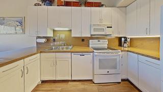 Beautiful 4 Bed Condo with Top Of The Hill Views! - Mammoth Lakes - 2