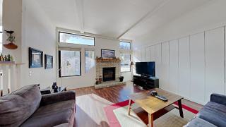 Spacious 2 Bedroom Home with Pool - 8