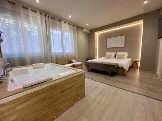 AMMG Tour Marina – Suites Signature | Vue Mer Panoramique, Jacuzzi & Design - Calais - 6