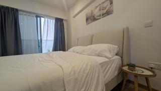 Luxury 3BR Apartment with Infinity Pool, Balcony n Gym - 1