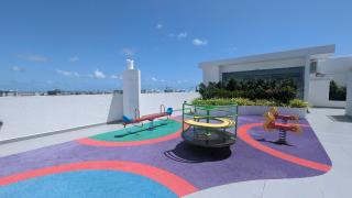 Luxury 3BR Apartment with Infinity Pool, Balcony n Gym - 4