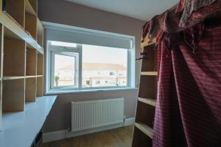 Stylish & Spacious Family Home On Edge of City - Cork - 7