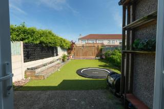 Stylish & Spacious Family Home On Edge of City - Cork - 1