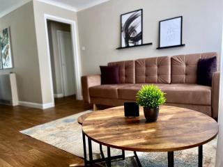 Luxury 2 Bedroom Norfolk Retreat-Private Hot Tub - Cawston - 9