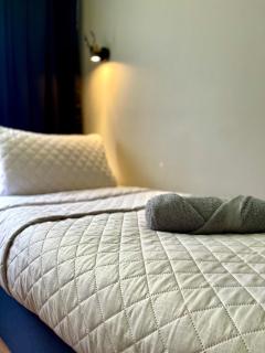 Luxury 2 Bedroom Norfolk Retreat-Private Hot Tub - Cawston - 4