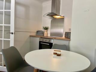 Luxury 2 Bedroom Norfolk Retreat-Private Hot Tub - Cawston - 1