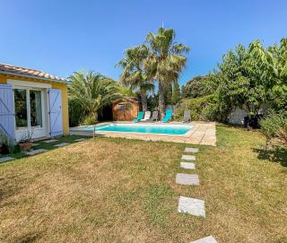 Maison spacieuse, piscine parking privé & jardin - Castries - 4