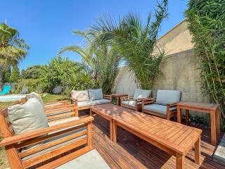 Maison spacieuse, piscine parking privé & jardin - 1