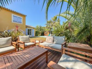 Maison spacieuse, piscine parking privé & jardin - 8