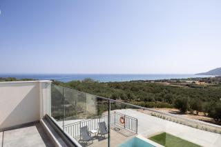 Serenia Exclusive Residence, hilltop villa with Infinity Pool, Sea View & Near the Beach - Dhrámia - 4