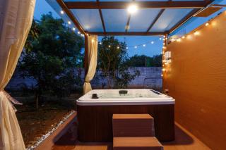 White Lotus Villa by StayJadeJacuzziGames Room - Bangalore - 2