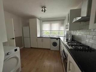 Plumstead Gem 2-Bed Next to Plumstead Station - Plumstead - 2