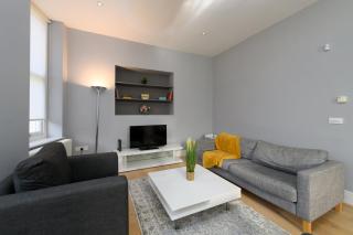 Stylish 3BR Cardiff Apt with Balcony and Parking! - Cardiff - 7