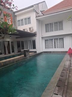 Queen Villa Jimbaran by Novita - 0