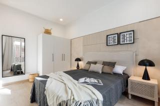 Costa - 3 bedrooms, balcony in Eixample Esquerra - 4