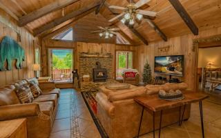 Treetop Retreat - Gatlinburg - 5