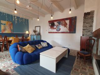Large Artist's House in Provence - Saint-Victoret - 0