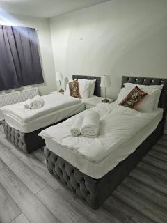 Santa Barbara - High Wycombe - 2