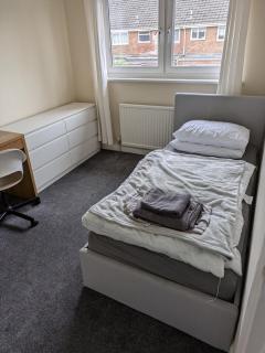 Lovely 4-Bed Home in Dartford - Dartford - 0
