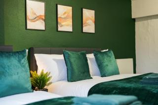 Extended Visits Spacious Sheffield House, sleeps 8 - 1