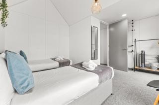 Large Townhouse 5 Beds with Two Parking Spaces - Manchester City Centre - Manchester - 5