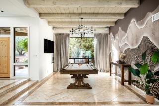 Grand Camelback views home with jacuzzi and pool. - 7