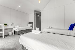 Large Townhouse 5 Beds with Two Parking Spaces - Manchester City Centre - Manchester - 4