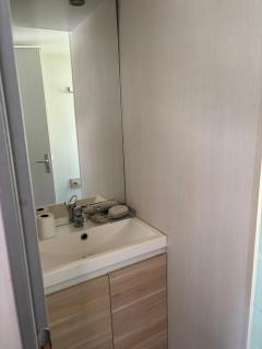 Mobile-home dans un camping - 3