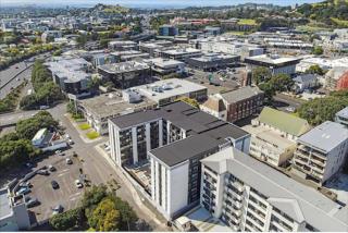 Stylish Urban Retreat in the Heart of Grafton - Auckland - 6