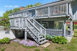 Unique Retreat with Private Patio, 4 King Beds and BBQ - Groton - 4