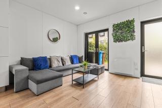 Large Townhouse 5 Beds with Two Parking Spaces - Manchester City Centre - Manchester - 9