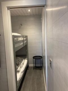 The Boatyard Glamping Lodges-Birchwood & Fairline Lodges - 3