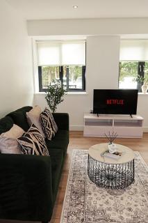Modern & Stylish 1 Bedroom Flat in Solihull - Solihull - 0