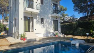 White Pine Villa With Pool - Golem - 8