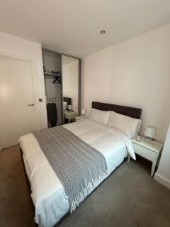Modern & Stylish 1 Bedroom Flat in Solihull - Solihull - 1