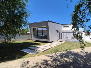 La Maisonette - - 9