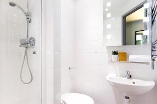 Student Only, Standard Studio Yugo therese house - 1