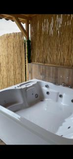 Zevgar hotel bungalov - - 1