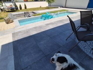 La Maisonette - - 7