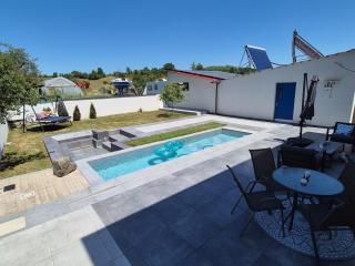 La Maisonette - - 6