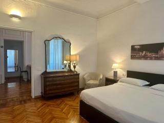Casa Milano - Classic Elegance, Balcony - Milan - 8