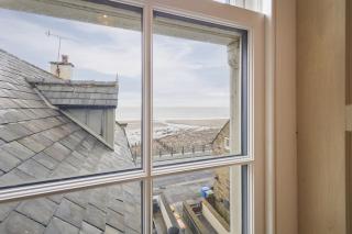 Beachside Cottage - 0