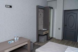 Max Hotel - - 2