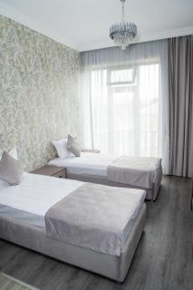 Max Hotel - - 1