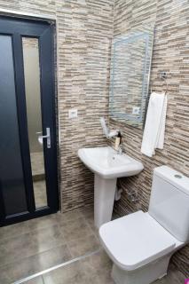 Max Hotel - - 4